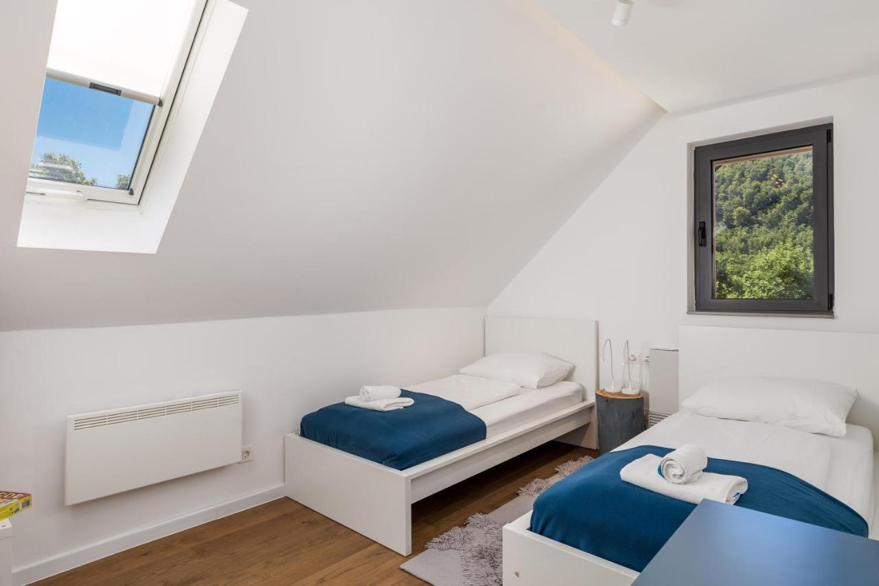 Baske Ostarije Modern Alpine Monsalbius Chalet מראה חיצוני תמונה