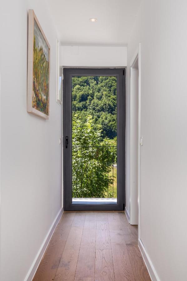 Baske Ostarije Modern Alpine Monsalbius Chalet מראה חיצוני תמונה