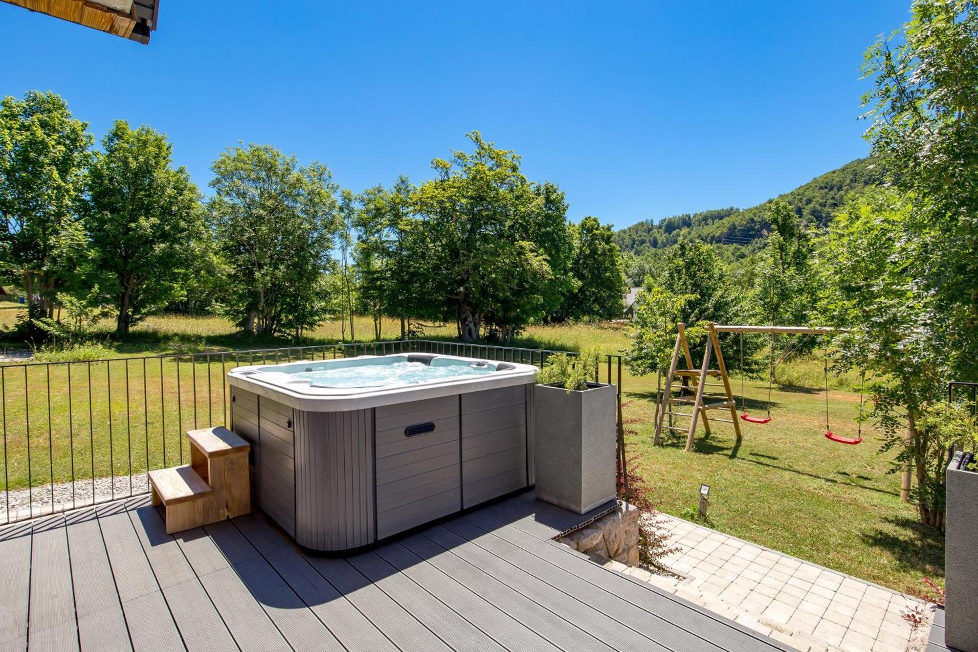 Baske Ostarije Modern Alpine Monsalbius Chalet מראה חיצוני תמונה
